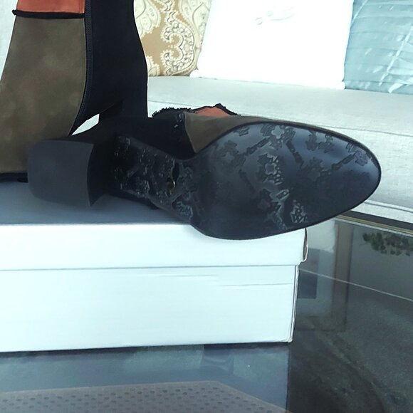 Ron White Colorblocked, Weatherproof, Suede Ankle Boot - Size 37.5 (US 7) - Picture 5 of 8